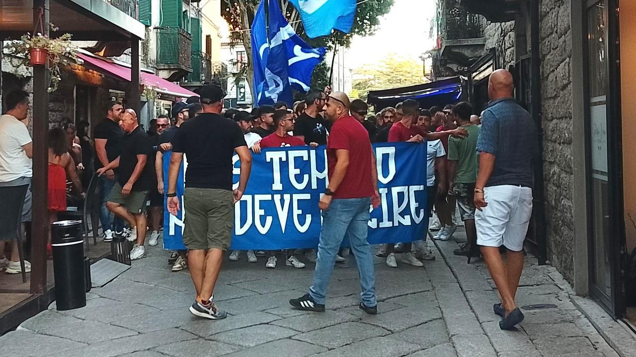 Il Tempio è in crisi, protestano i tifosi: «La nostra squadra non deve morire»