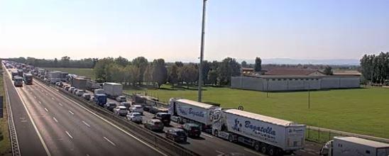 Incidente in autostrada A1 tra Parma e Reggio Emilia, code in direzione sud
