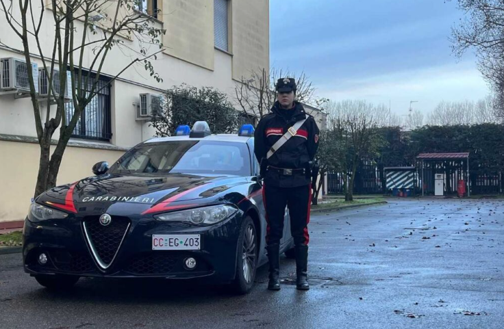 Ruba un’auto e fugge, inseguito e bloccato dopo 3 chilometri: «Volevo solo fare il pieno»