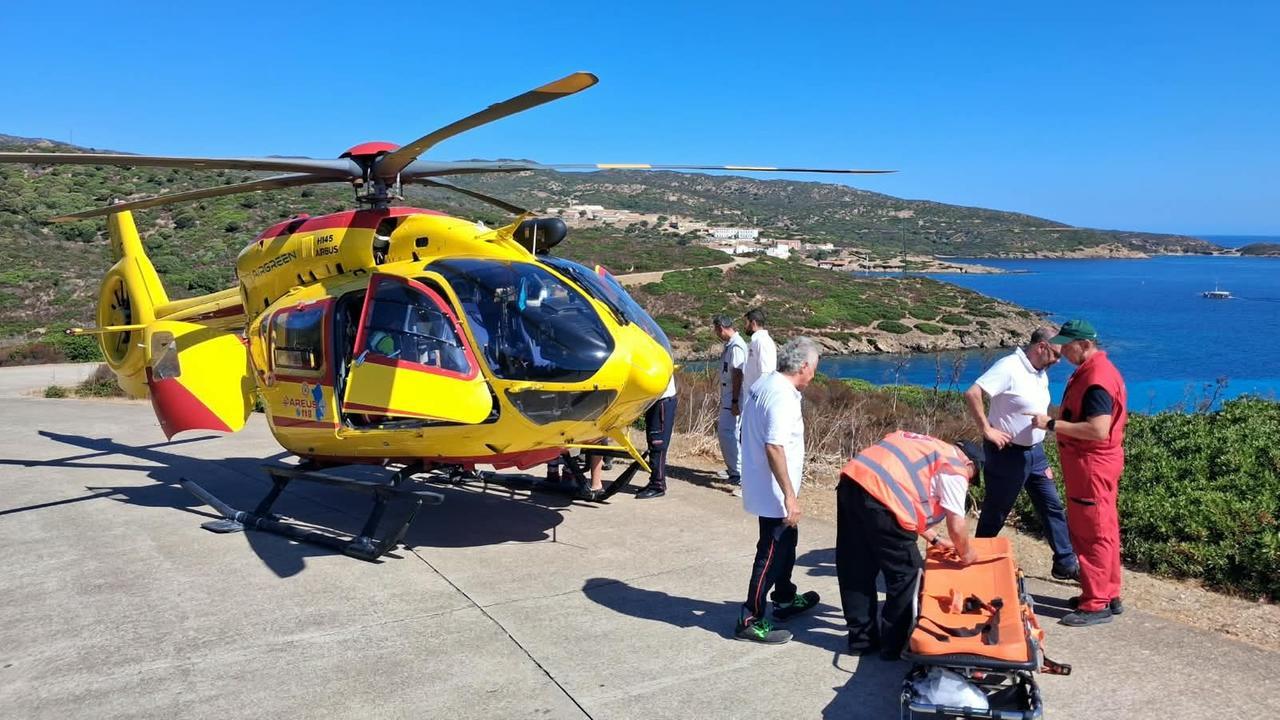 Paura all’Asinara, si ribalta l’auto elettrica e rimane incastrata: ferita una giovane
