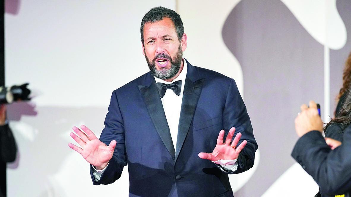Adam Sandler cerca comparse in Gallura, al via i casting per il suo nuovo film: tutti i dettagli