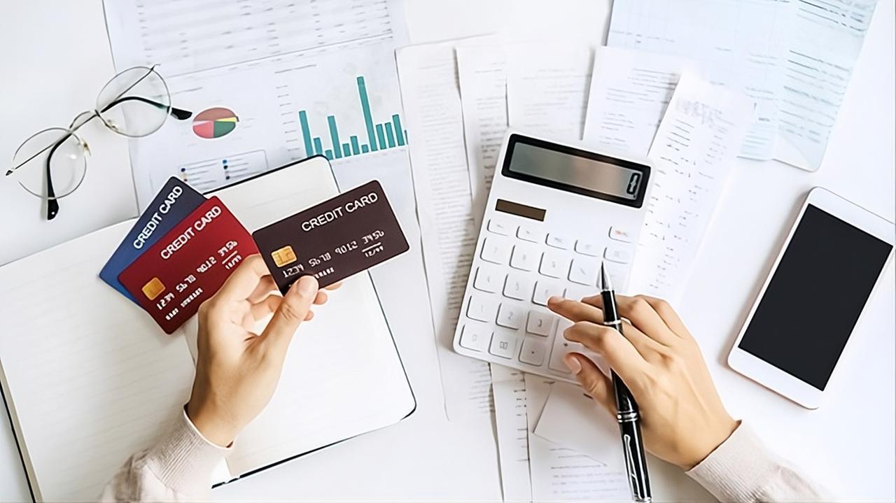 Conti correnti, i costi in aumento nel 2026: ecco quanto si paga in più e quali sono i più convenienti