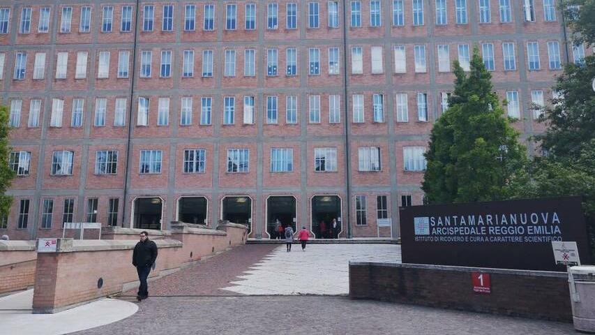 Reggio Emilia, un’aggressione al giorno a medici e infermieri: in ospedale installati 19 pulsanti anti-violenza