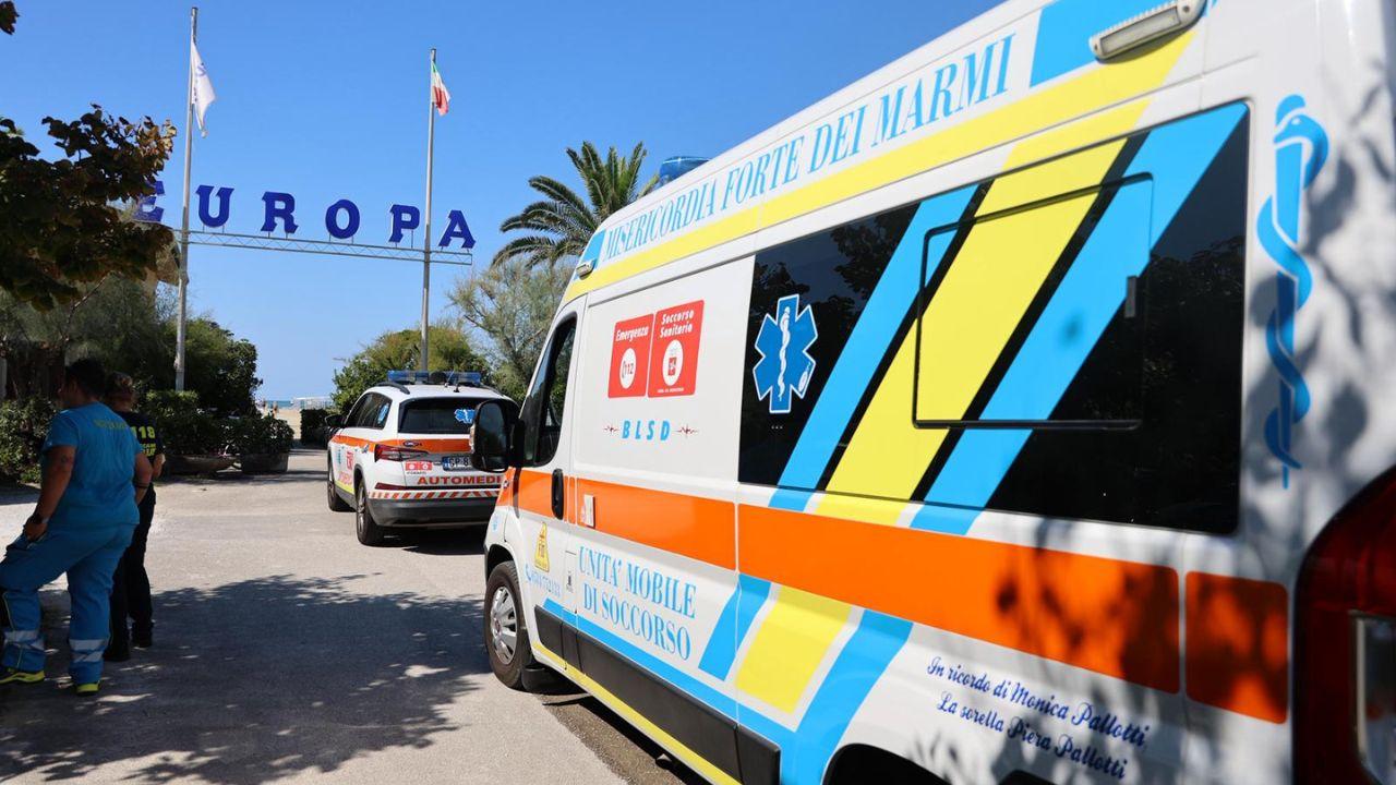 I mezzi di soccorso sul luogo della tragedia (foto Iacopo Giannini)