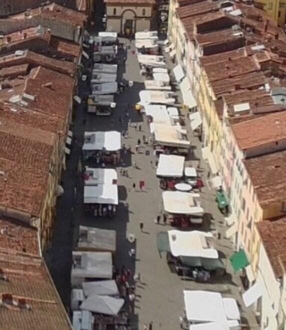 Pescia, stop al mercato nel sabato del Palio. Ambulanti infuriati: «Presi in giro, valutiamo class action»