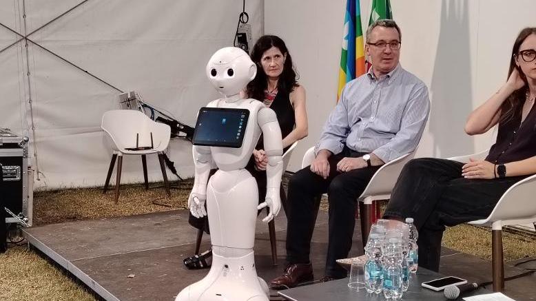 Pepper il robot contro l’apatia che assiste chi soffre di demenza