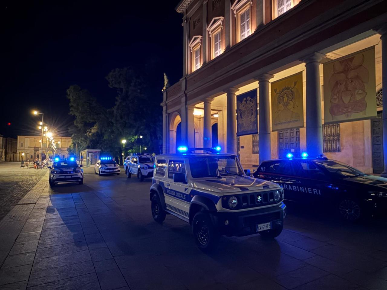 Reggio Emilia, lotta a degrado e abuso di alcol: il sindaco conferma lo stop notturno delle rivendite