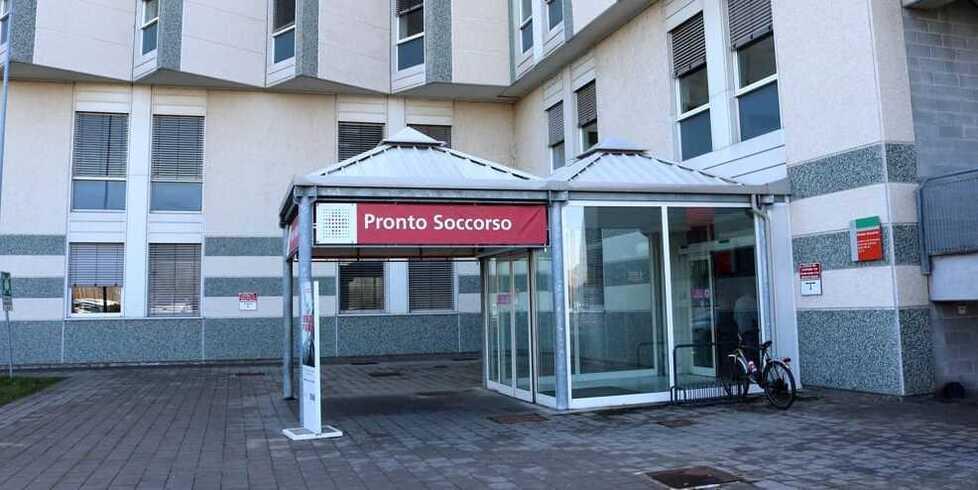 Prima il furto in centro, poi morsi e botte al personale del 118