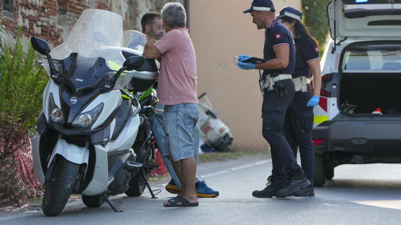 
	La polizia municipale sul luogo dell'incidente (foto Stick)

