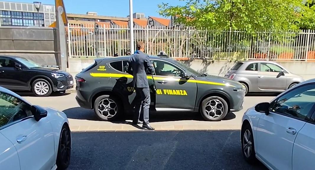 Firenze, truffa sui bonus edilizi: sequestrati 17,6 milioni. Cinque indagati