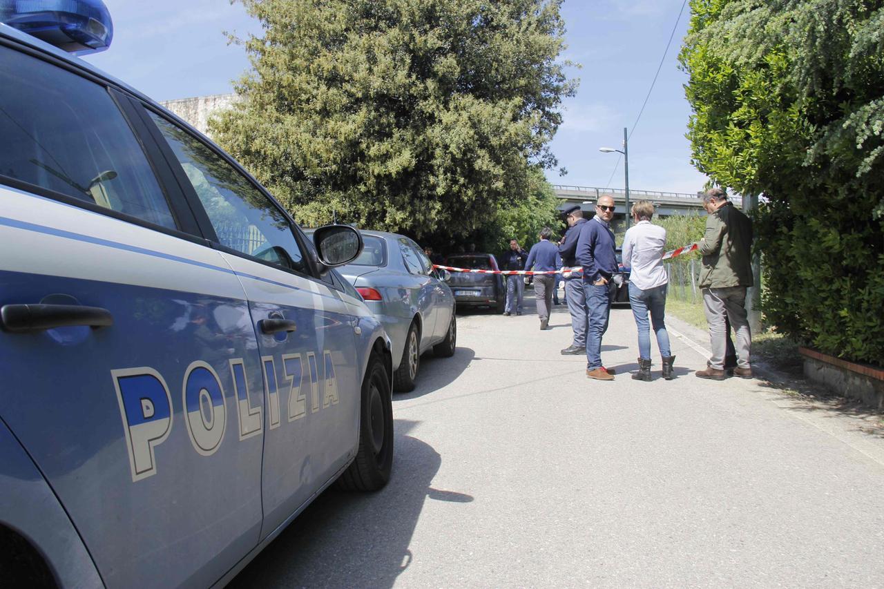 Barberino, un uomo e l’ex compagna trovati morti sotto il viadotto dell’A1. Ipotesi omicidio-suicidio