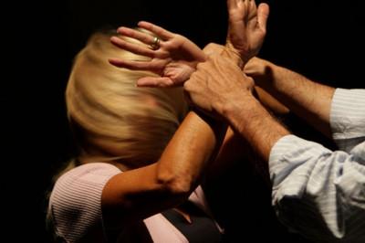 Cento, violenza sulla compagna: dovrà stare lontano da casa