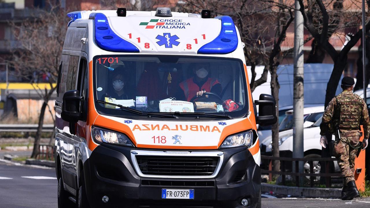 Tragedia della strada: muoiono due ragazzi