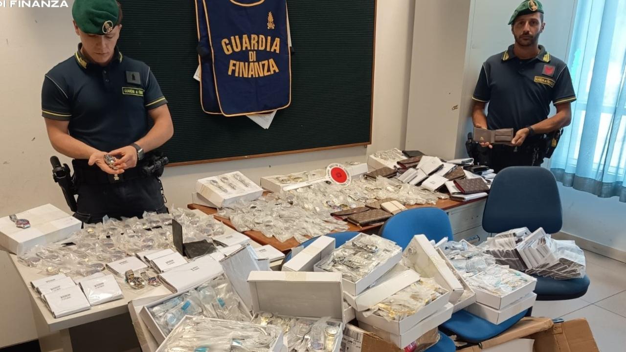 
	La refurtiva contraffatta (foto Guardia di Finanza)

