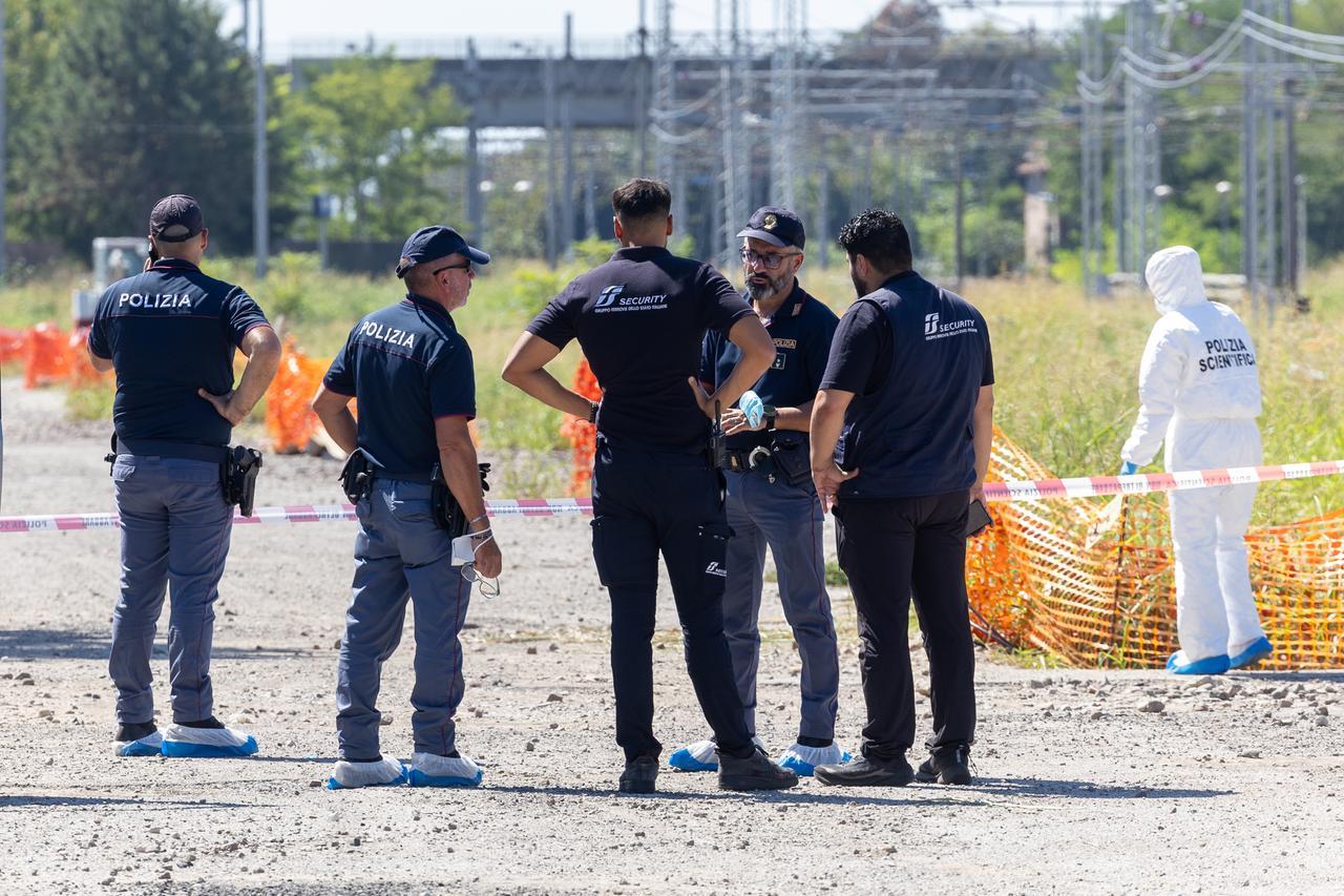 Donna trovata senza vita vicino alla stazione di Ferrara: indagini in corso