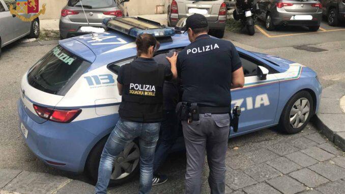 Un arresto della Squadra mobile (foto d'archivio)