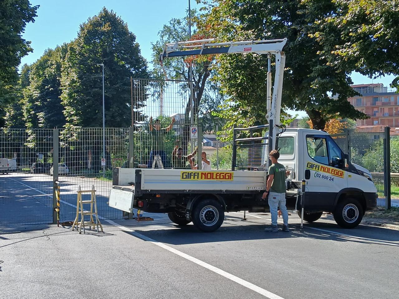 
	I lavori alle cancellate dello stadio


