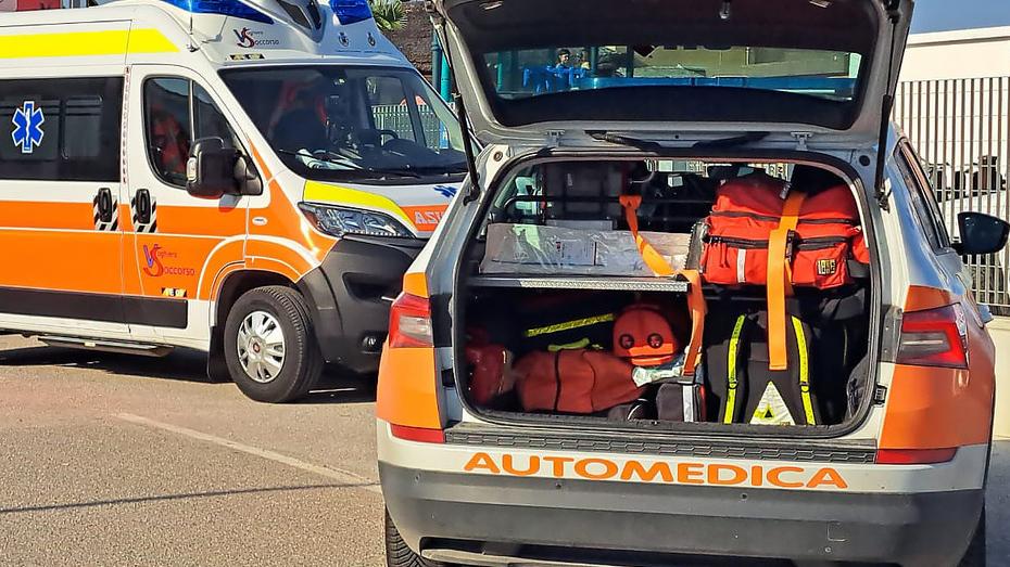 Malore in spiaggia a Lido Spina: salvato da medici e bagnini
