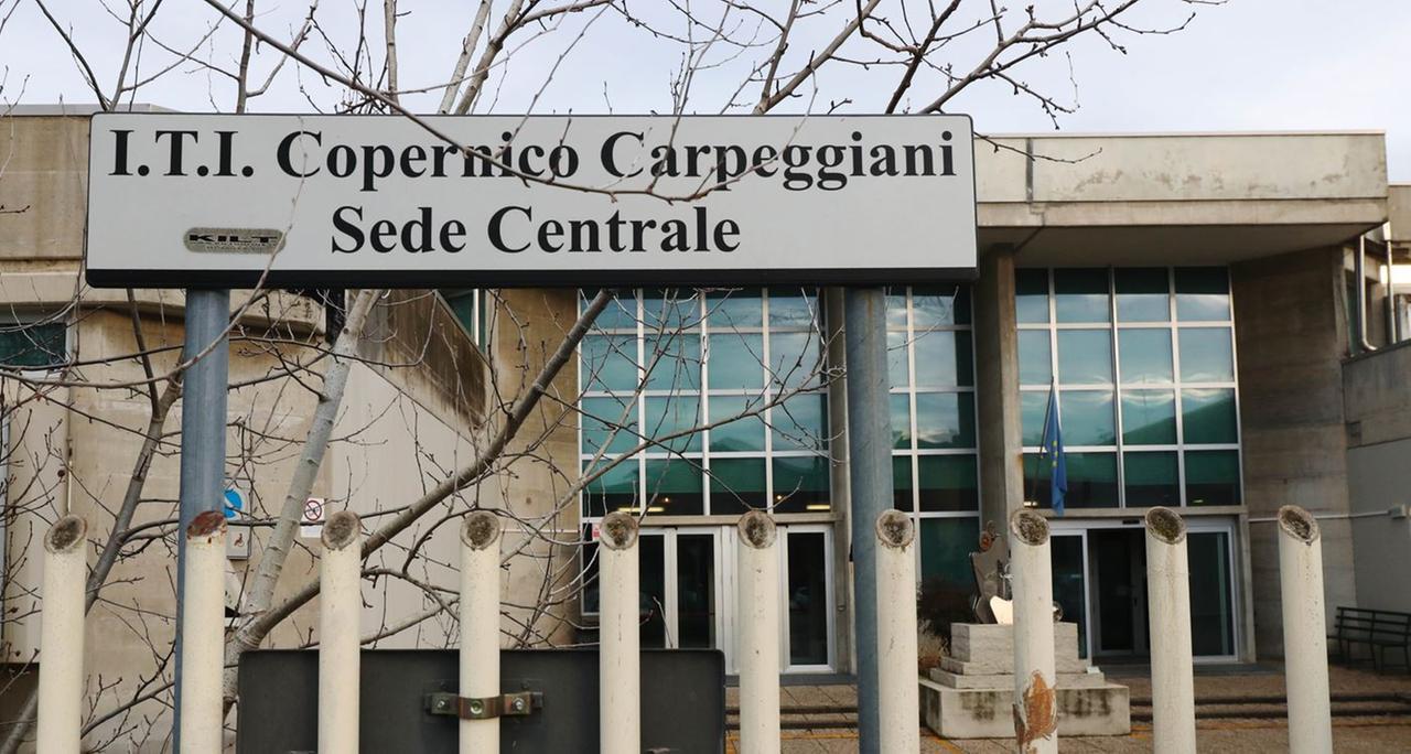All’Iti di Ferrara la campanella suona prima: corso quadriennale già sui libri