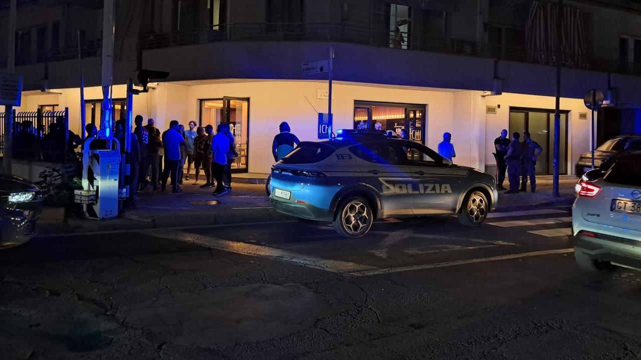 Olbia, entra in un ristorante e accoltella quattro persone: cosa sappiamo
