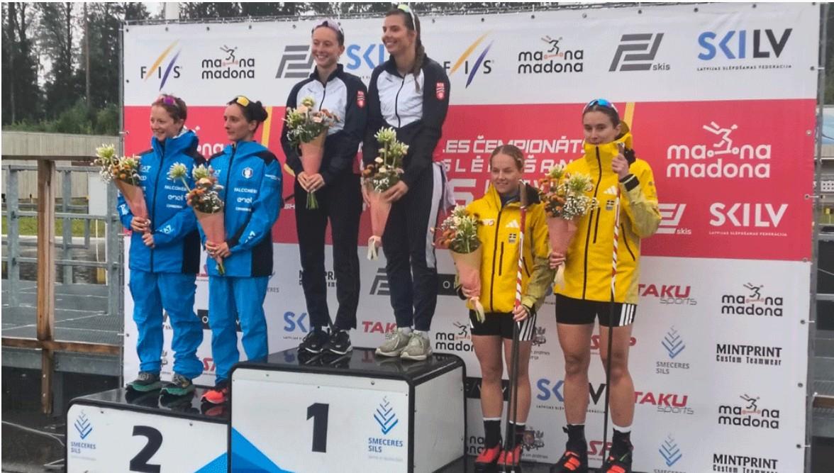 
	Annamaria Ghiddi (prima a sinistra) vince l&rsquo;argento nel team sprint a Madona (Foto: Fisi Cae)

