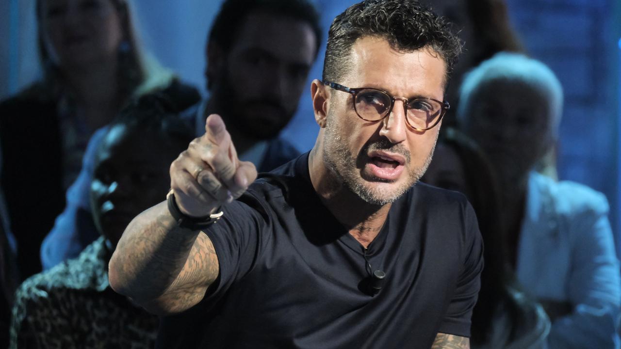 Agguato a Fabrizio Corona: «Dacci i soldi o faremo del male a tuo figlio» – Denunciati due ventenni