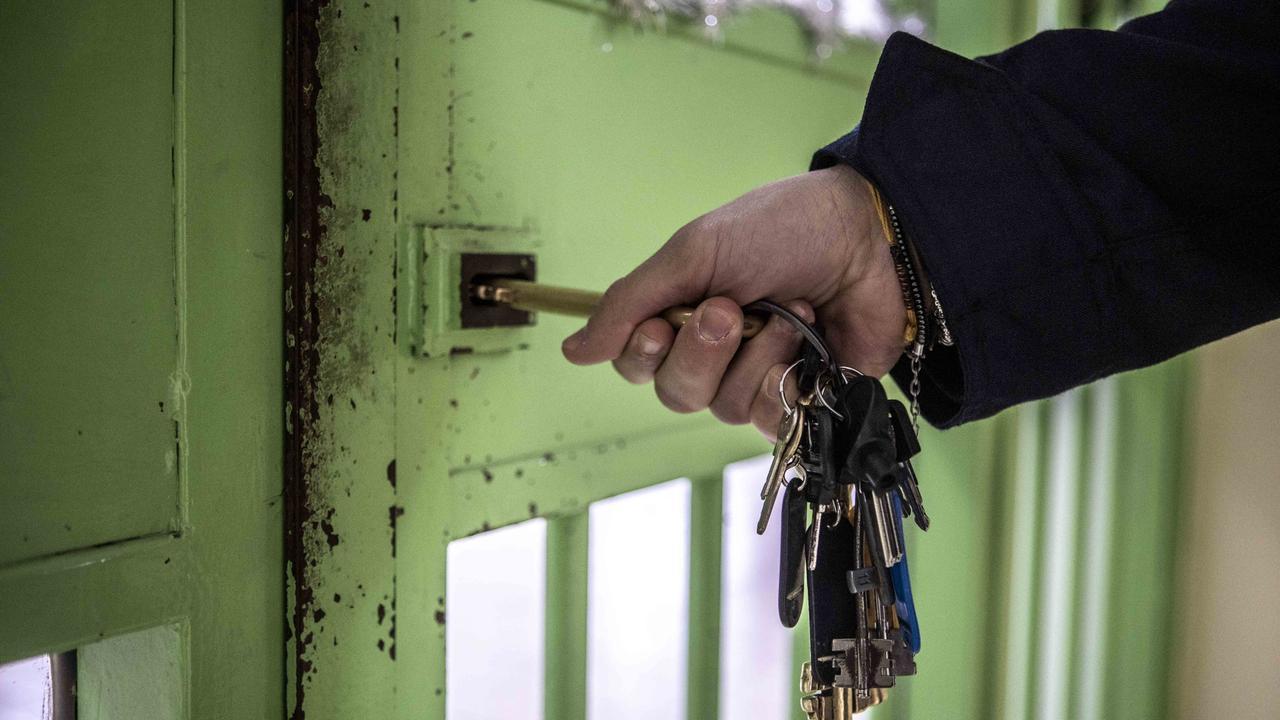 Boss mafiosi al 41 bis nelle carceri dell’isola, Lai (Pd): «Il Governo Meloni continua a punire la Sardegna»