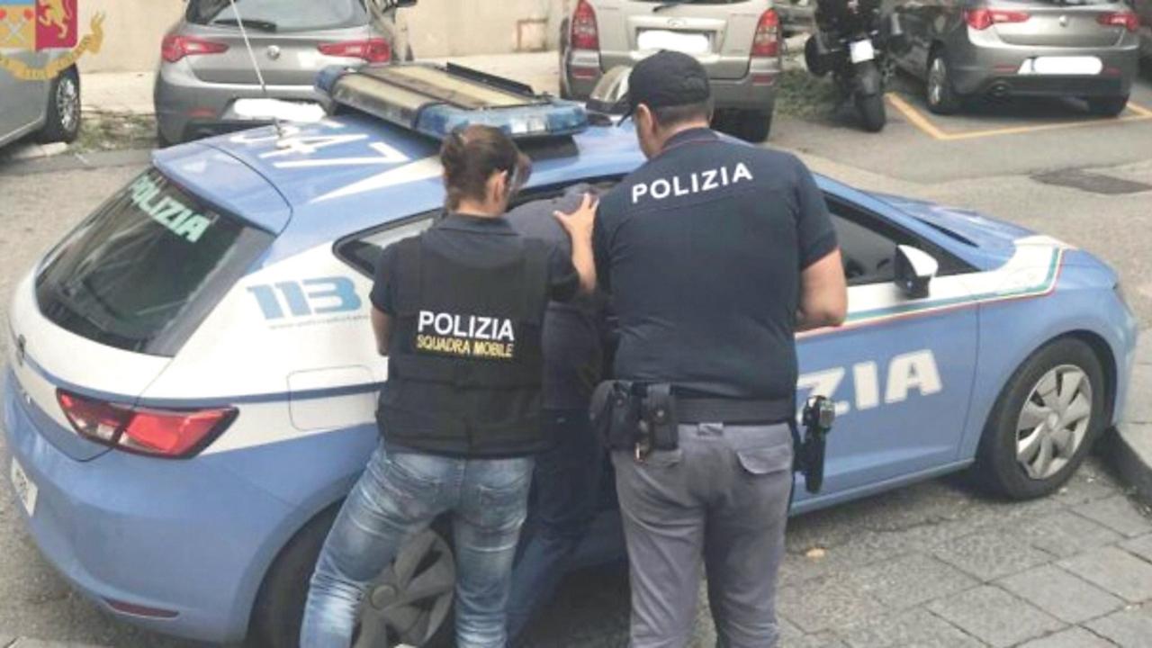 Rosignano, sorpreso con cocaina e hashish: arrestato commerciante