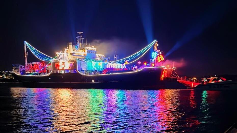 La voce di Chris Martin, il dj set: la lunga notte di festa al matrimonio dell’anno Blumer-Spano – GUARDA I VIDEO