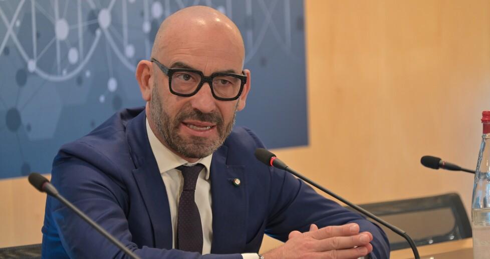 Febbre del Nilo, Bassetti: «In Sardegna possibili oltre 3mila casi, morti evitabili»