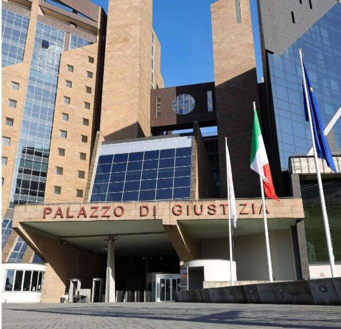 
	Il tribunale

