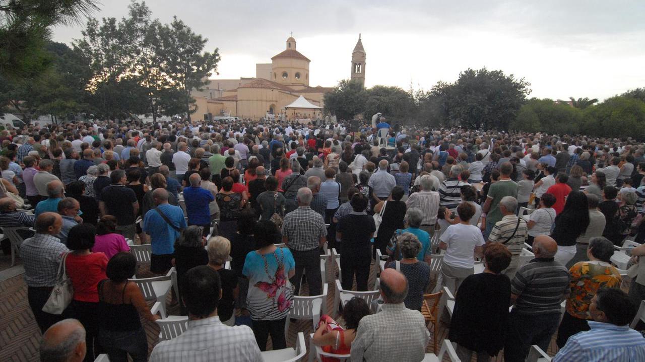 .
oristano - Folla di fedeli alla recente festa della Madonna del Rimedio.