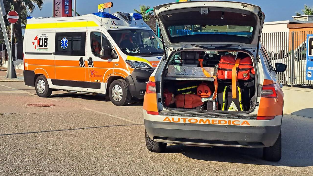 Ambulanza e automedica (foto archivio)
