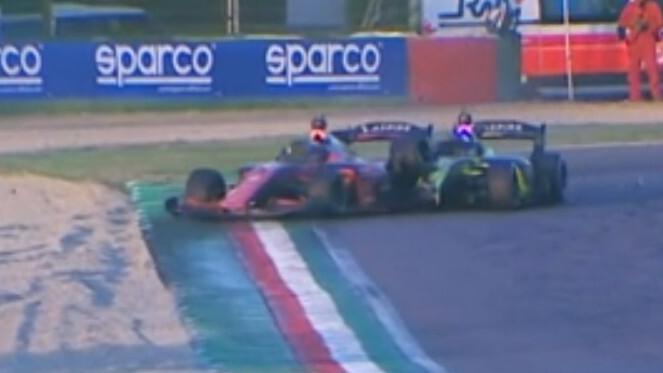 Unimore Racing, scontro in pista per l’auto senza pilota a Imola