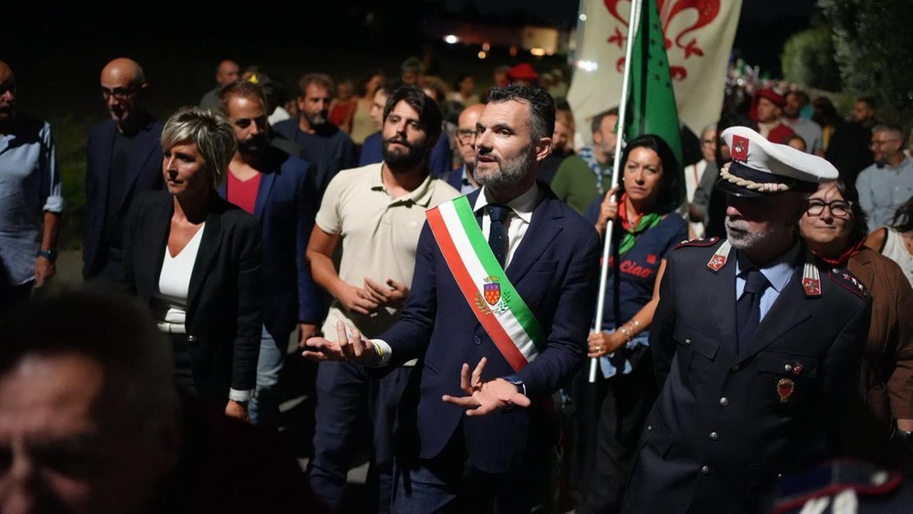 Il sindaco Matteo Biffoni alla Marcia della pace