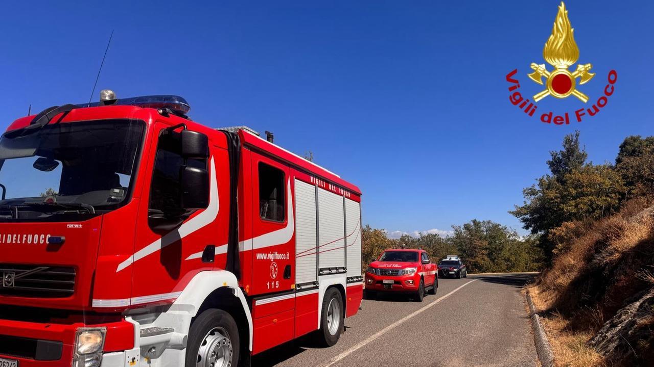 Perdono il controllo delle moto e finiscono in un burrone: due persone in ospedale – Cosa sappiamo