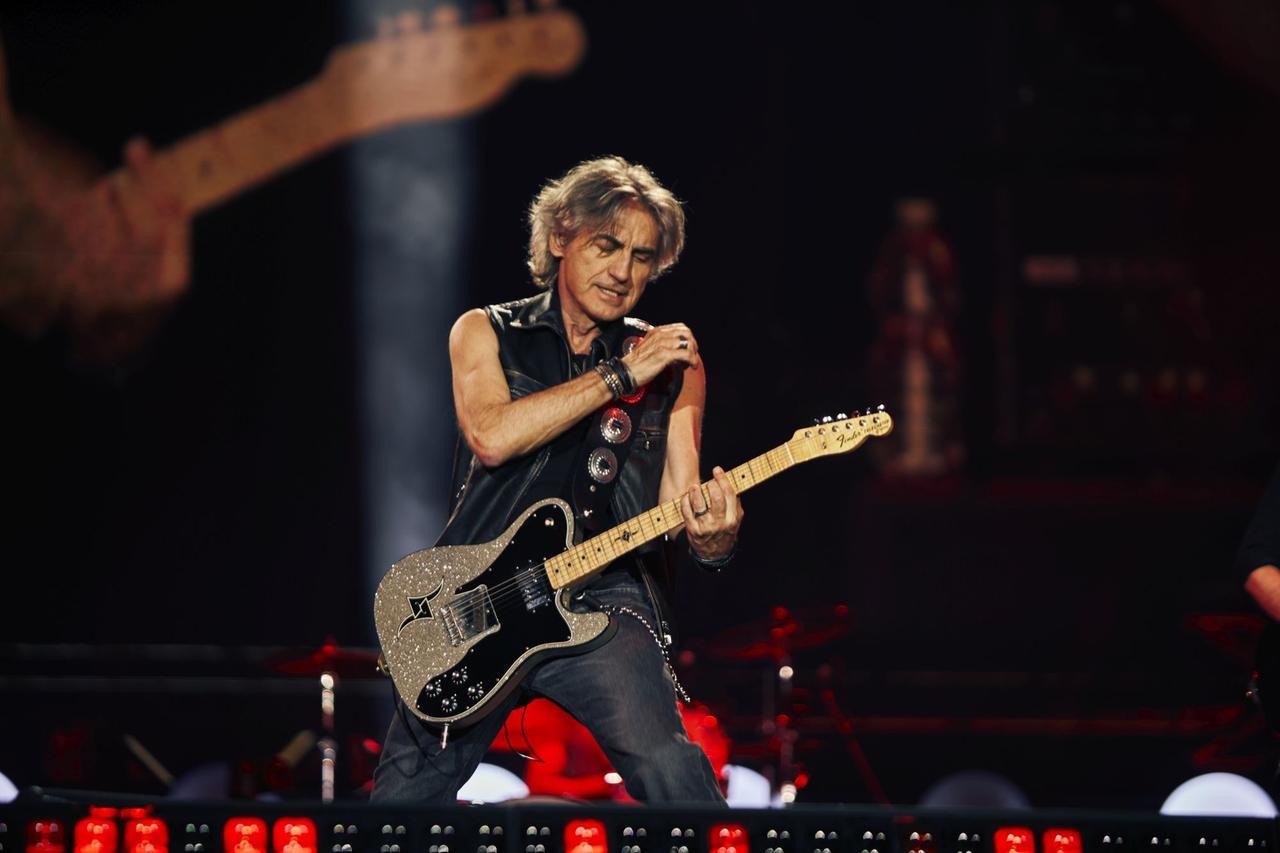 Ligabue, online il video di “Qualcosa per te”, girato a Fiumicino