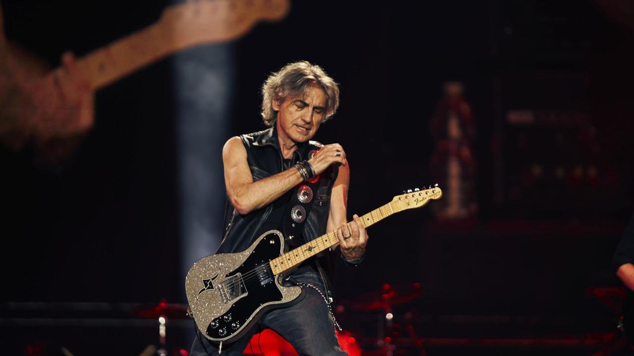 Ligabue, online il video di “Qualcosa per te”, girato a Fiumicino
