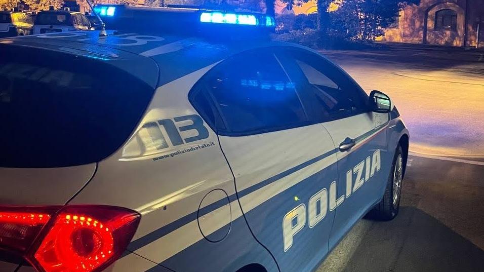 Picchia e minaccia la madre per i soldi del gioco: arrestato un 22enne a Casalgrande
