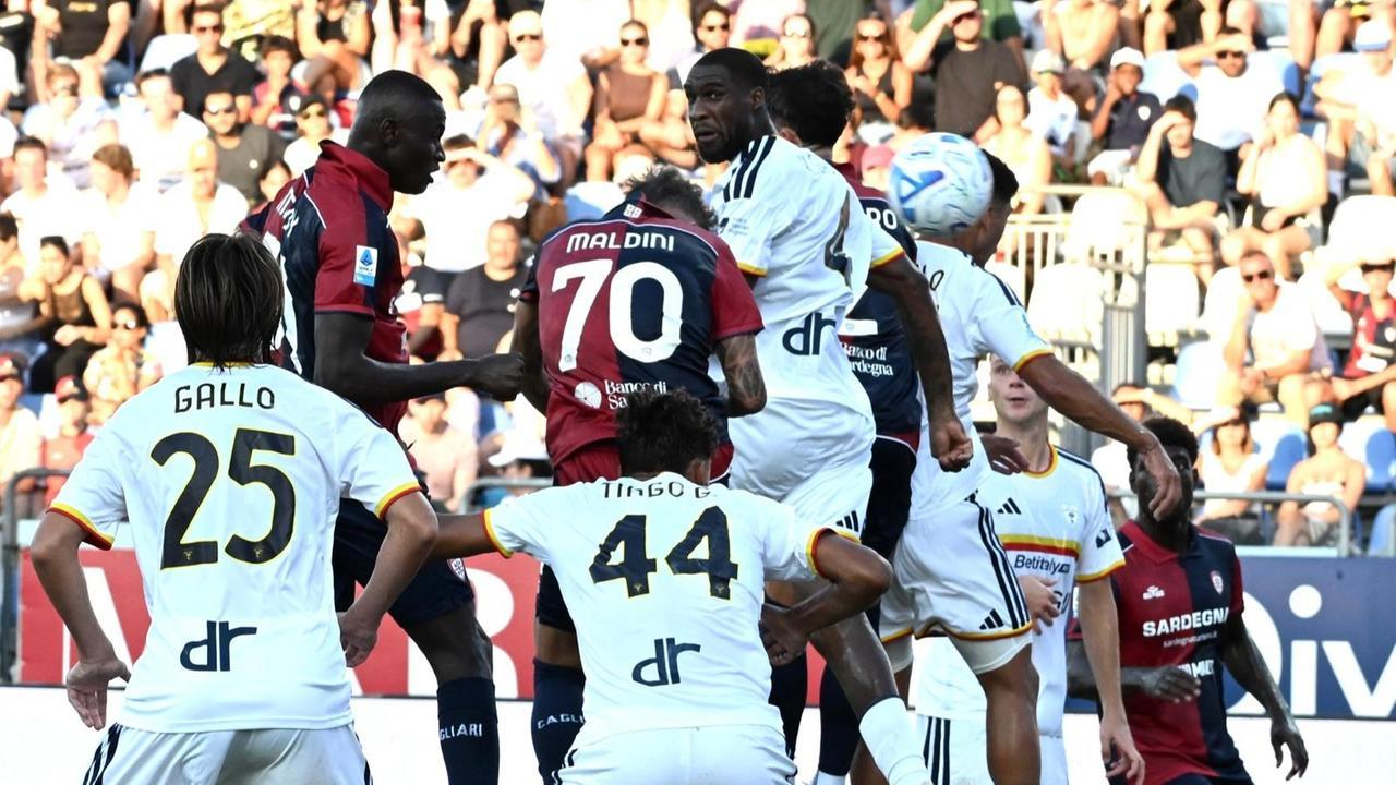 Cagliari-Lecce, le pagelle: grande prova di Maldini, bene anche Romano