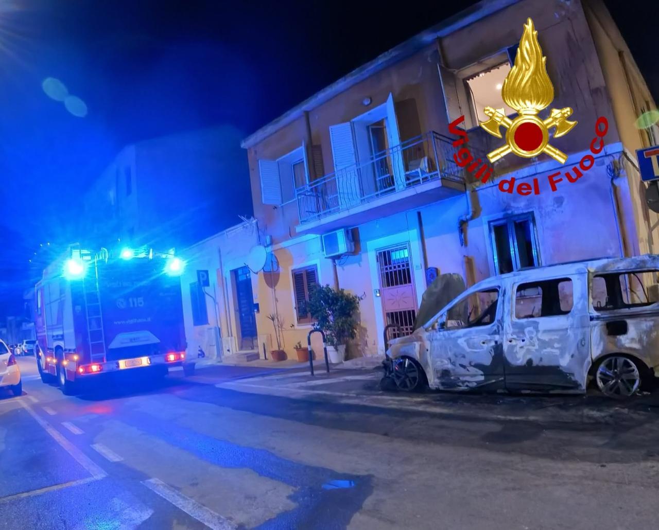 Olbia, a fuoco un’auto: indagini sulle cause