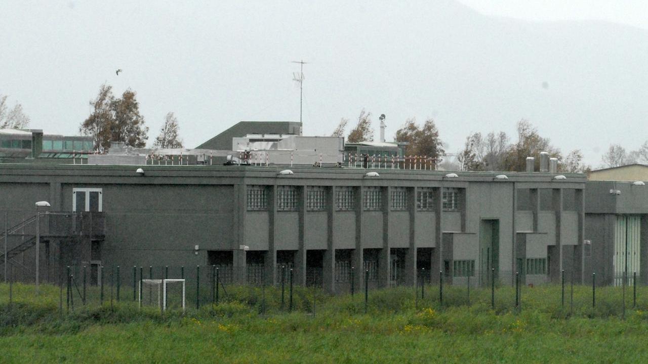 Lite in carcere, arredi devastati: «Il reparto non è agibile, agenti e detenuti a rischio» – La denuncia