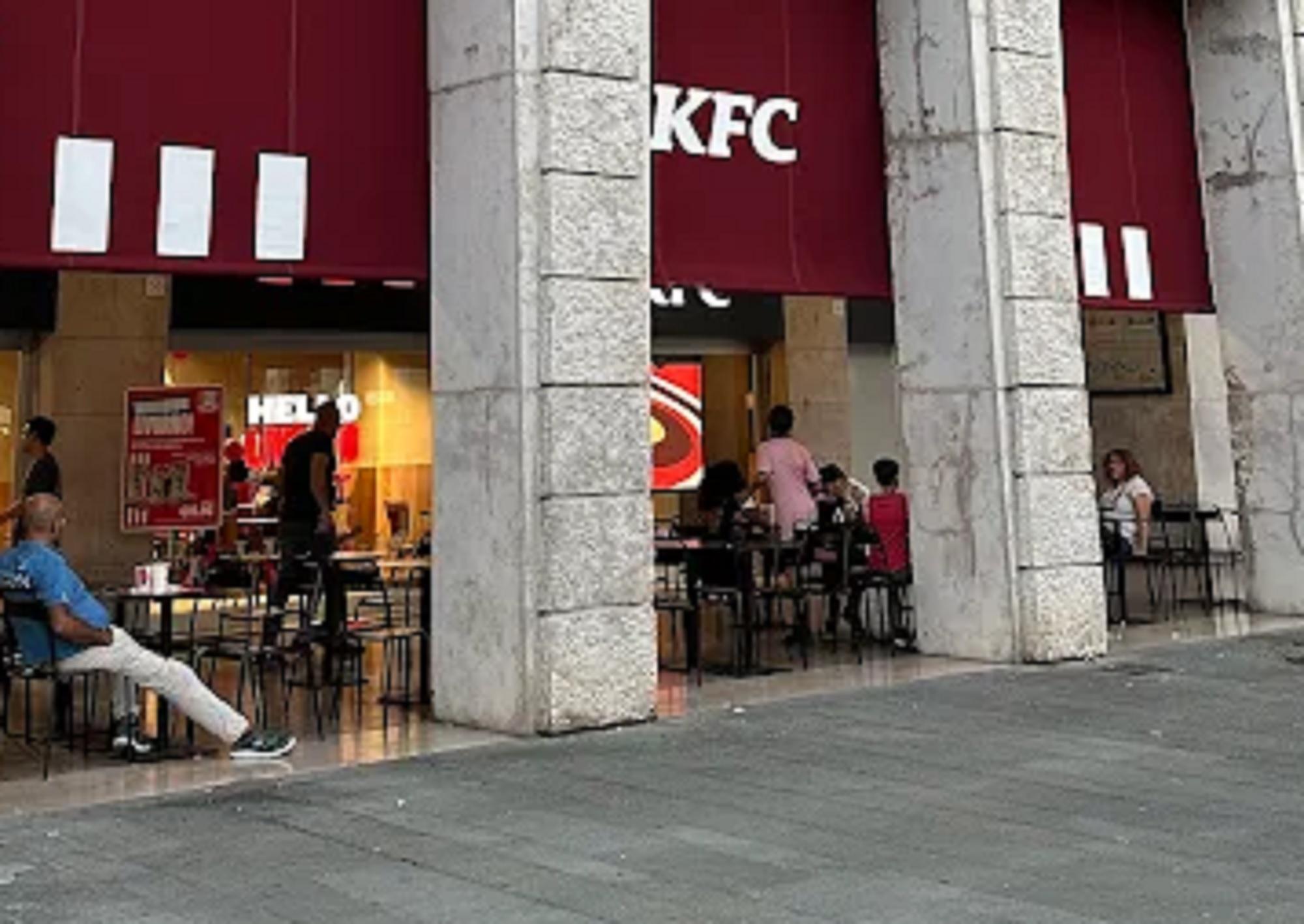 Il ristorante "Kfc" di piazza Grande