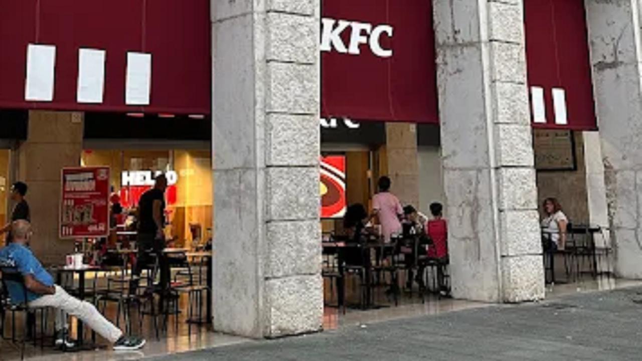 Il ristorante "Kfc" di piazza Grande