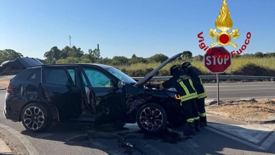 Schianto fra due auto nell’incrocio delle polemiche: un ferito nell’impatto
