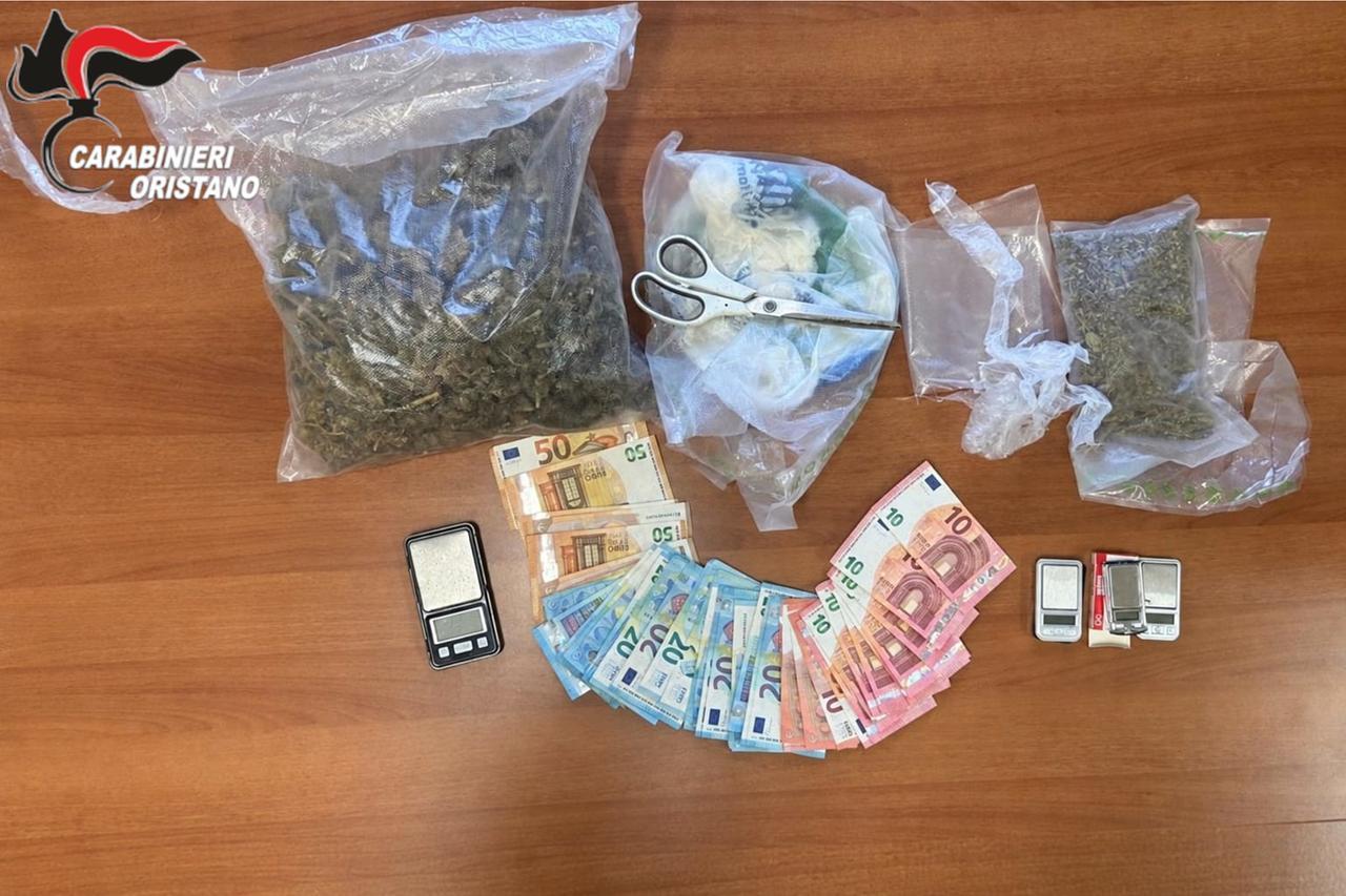 Aveva 700 grammi di marijuana nello scooter: arrestata
