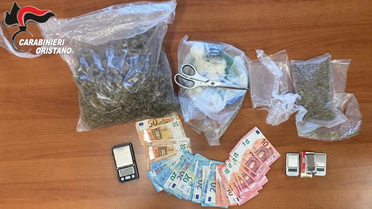 Aveva 700 grammi di marijuana nello scooter: arrestata