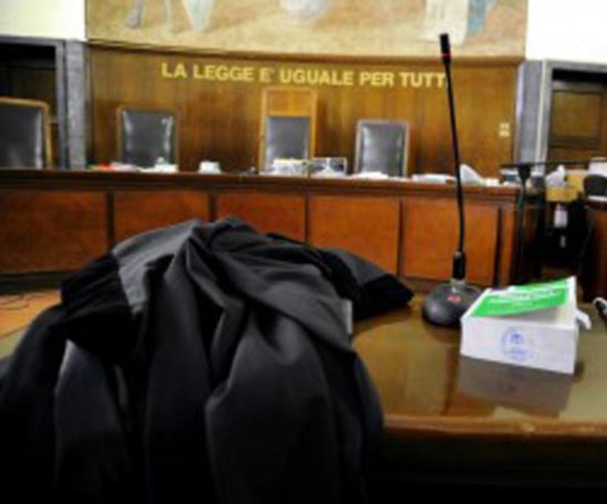 Lucca, duplice condanna per atti persecutori sulla ex moglie