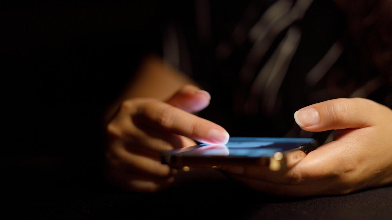 Toscana, ricatto sessuale a un giovane calciatore: «Ora inviamo a tutti i tuoi video» – Attenzione alla trappola su Instagram