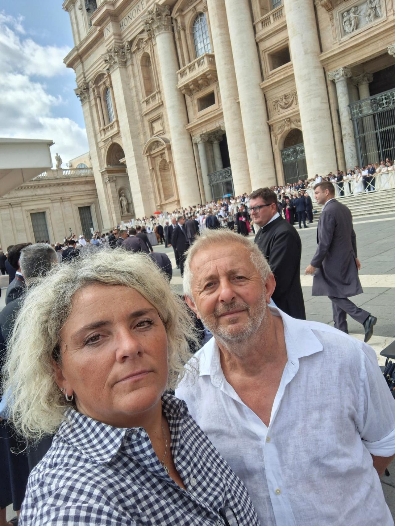 La mamma di Alex Bonucchi dal Papa: «Ci aiuti a riportarne i resti a casa»